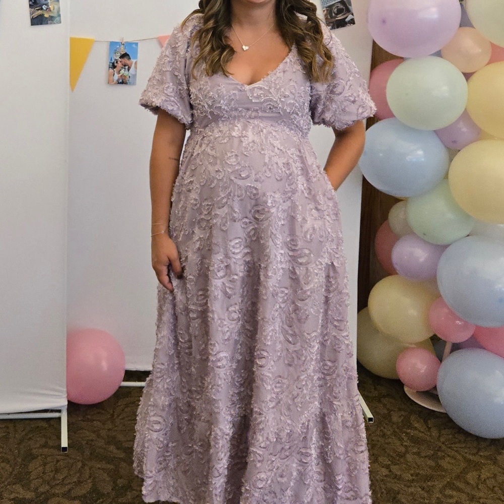 Lavender Fringe Textured Short Puff Sleeve Maternity Midi Dress